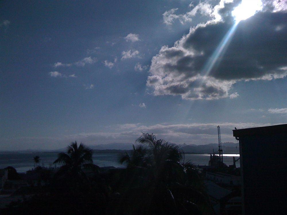 Capricorn Hotel Suva Exteriör bild